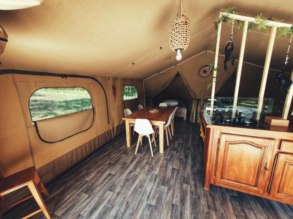 Camping Des Vignes *